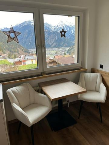 Hotel Haus Sonnegg à Finkenberg Extérieur photo